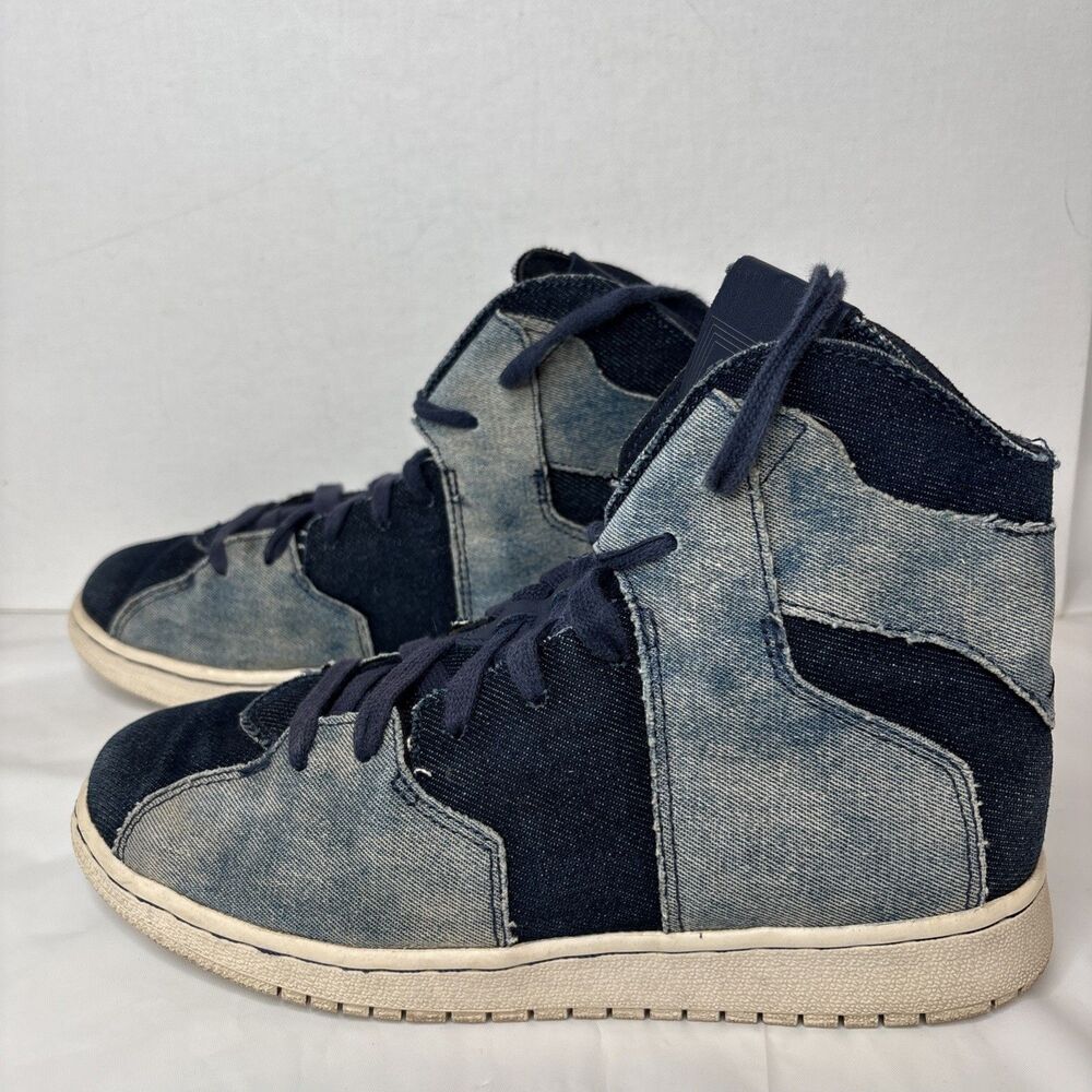Kids youth  5.5  Nike Jordan Westbrook Blue Bleached Denim Sneakers 2017